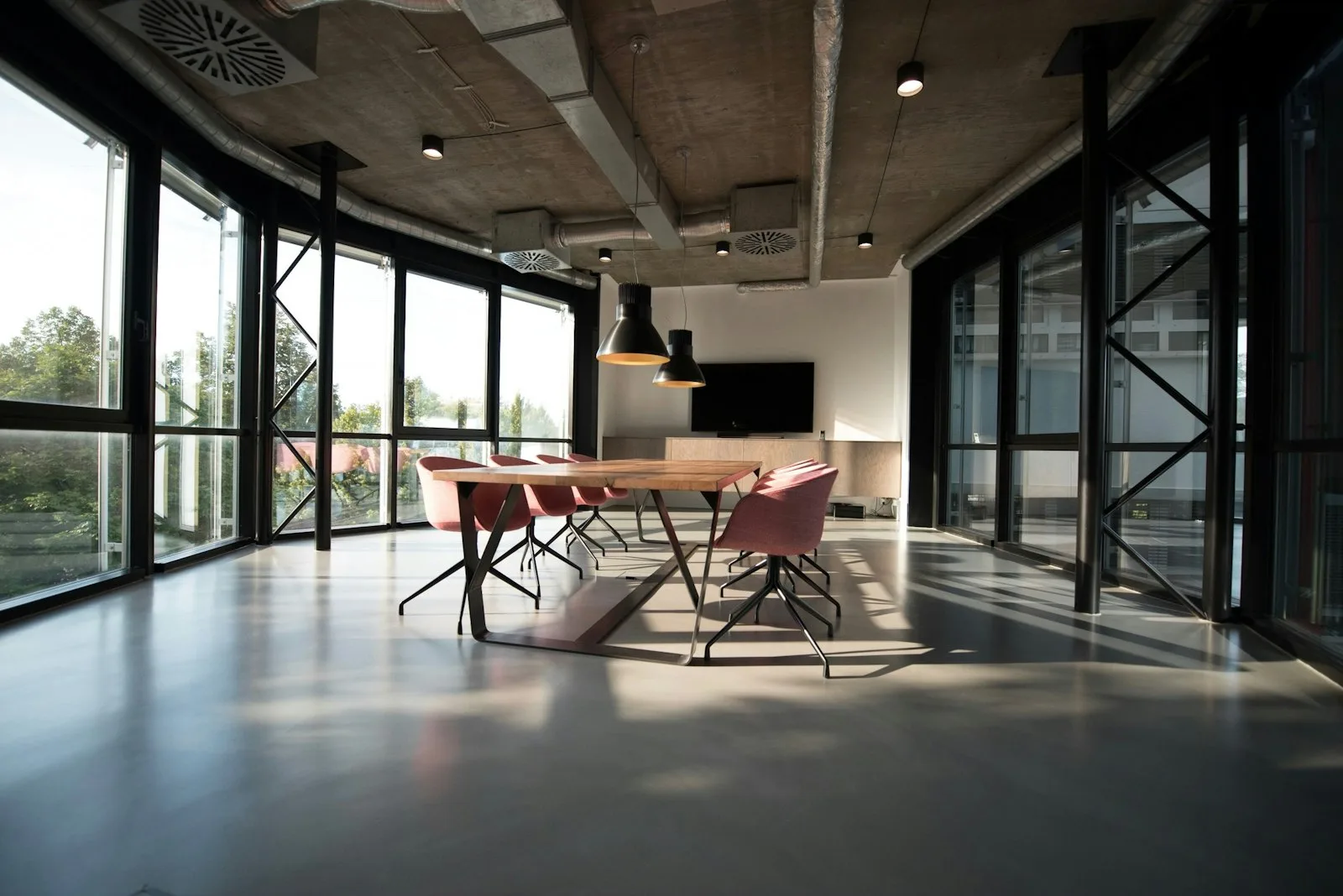 Modern Flexus meeting space for Indianapolis strategy sessions